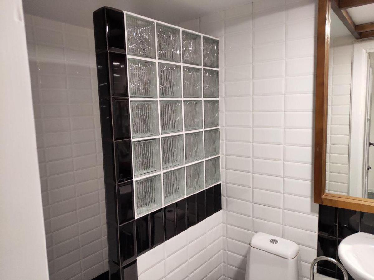 Саквояж Вокзал Bed and Breakfast Lviv Buitenkant foto