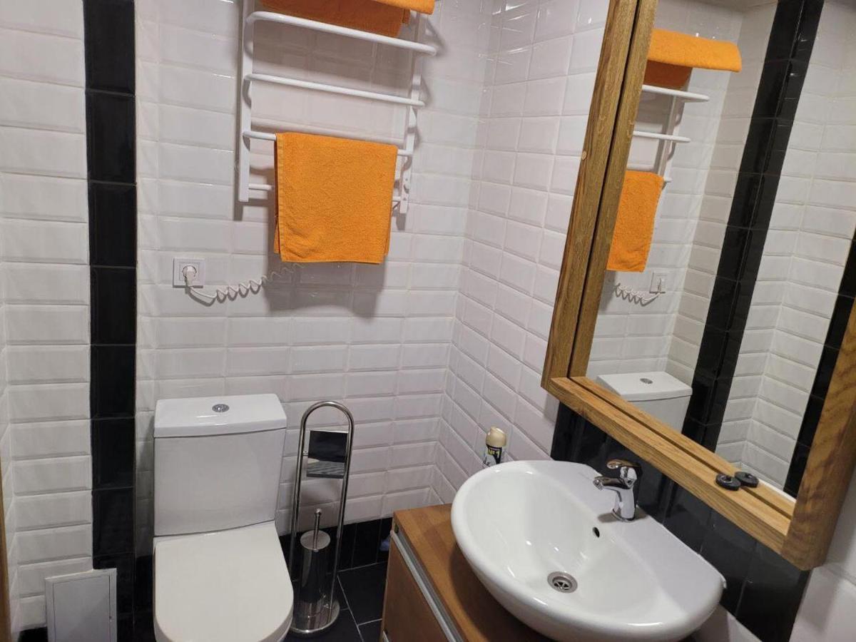 Саквояж Вокзал Bed and Breakfast Lviv Buitenkant foto