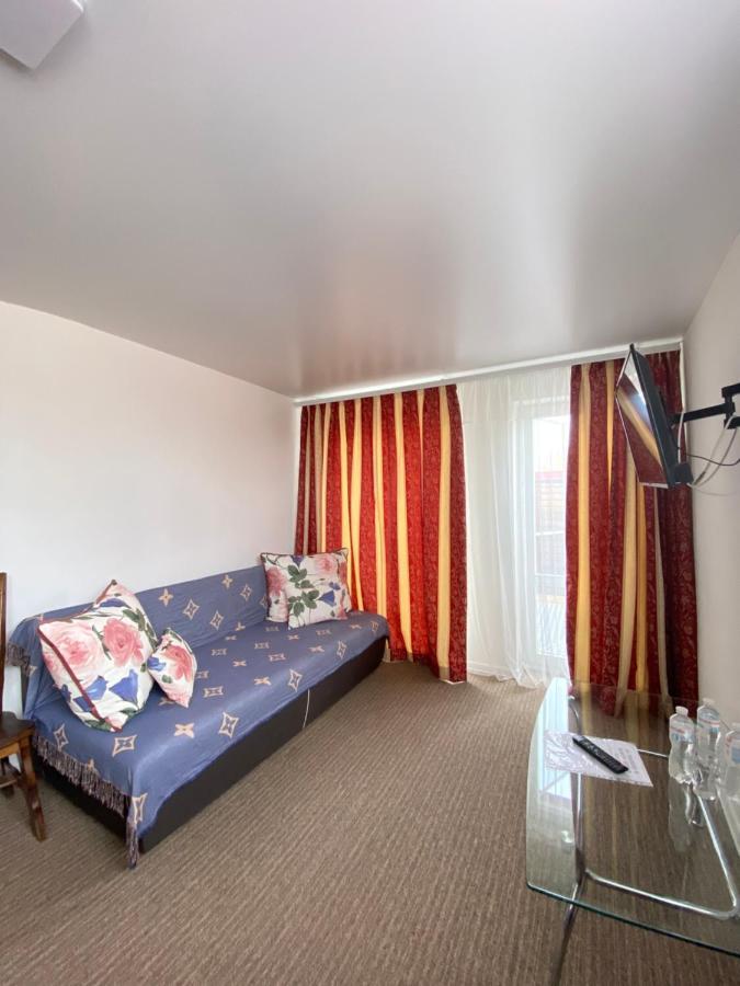 Саквояж Вокзал Bed and Breakfast Lviv Buitenkant foto
